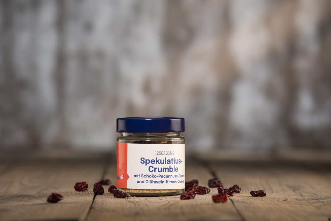 Speculoos Crumble with Red Wine Jelly and U.S. Cherries – DelicioUS!