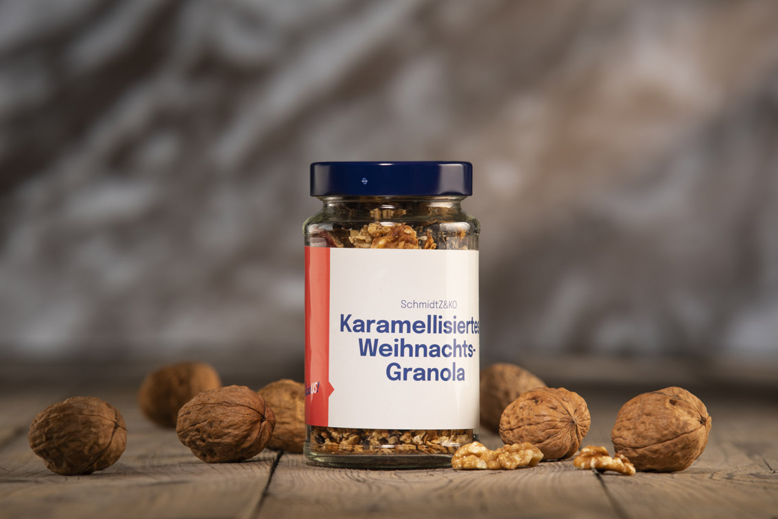 Caramelized Christmas Granola – DelicioUS!