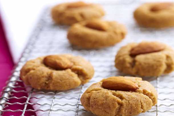 Almond Butter Cookies – DelicioUS!