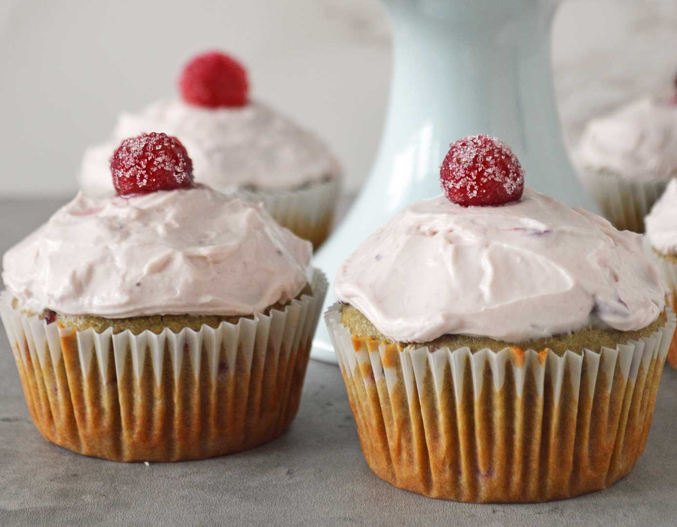 Cranberry Cupcakes with Cream Cheese Frosting – DelicioUS!