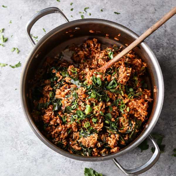 Vegan Brown Rice Jambalaya with Black Eyed Peas and Collards DelicioUS!